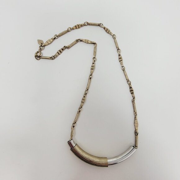 Vintage Sarah Coventry Canada 17" Gold Tone Textured Curved Bar Necklace *read* - Picture 2 of 5